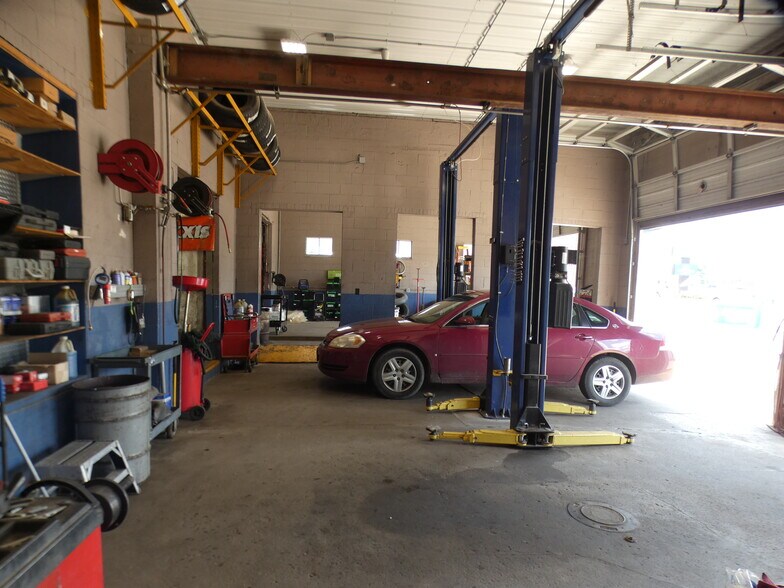 More Photos Of 105 W Water St, Pinckneyville Specialty For Sale