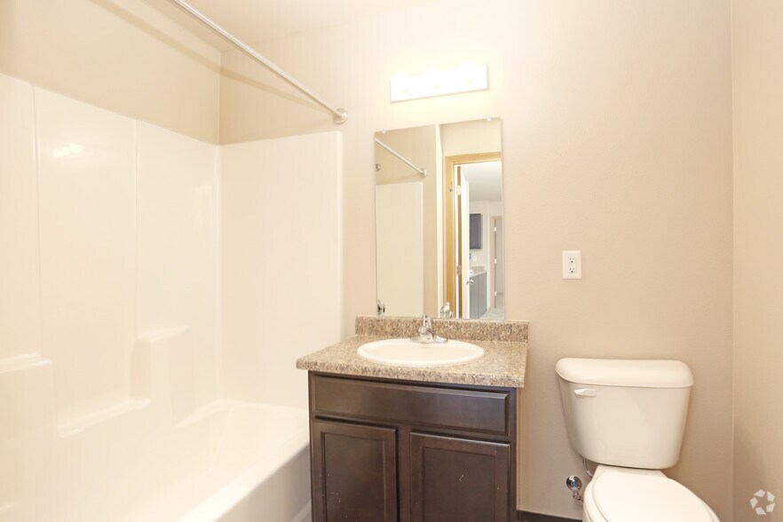 More Photos Of 215 University Dr, Richland Apartments For Sale