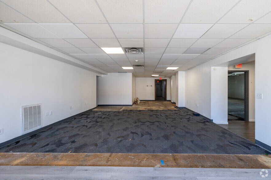 More Photos Of 2860, 2870 & 2880 Coolidge Hwy, Berkley General Retail For Sale