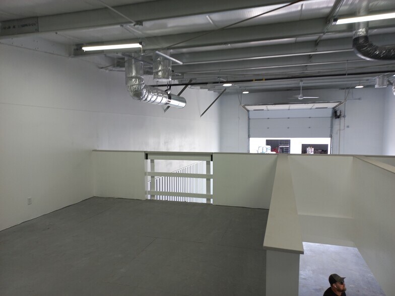 More Photos Of 285127 Frontier Rd, Calgary Warehouse For Lease