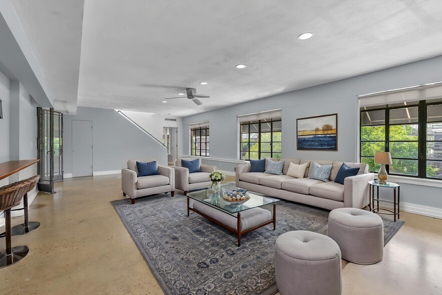 More Photos Of 211 W Freemason St, Norfolk Office Residential For Sale