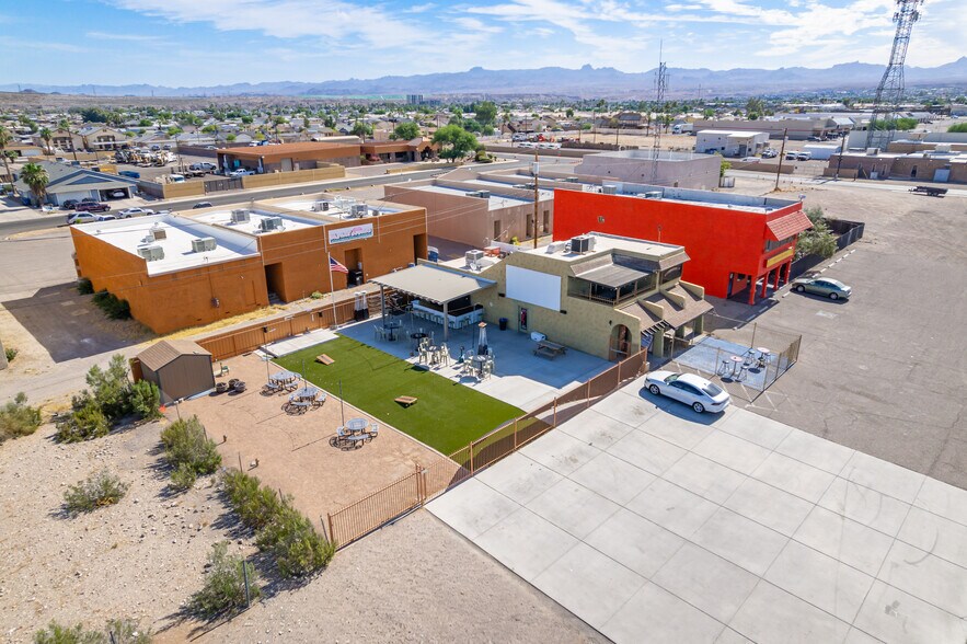 More Photos Of 877 Hancock Rd, Bullhead City Bar For Sale