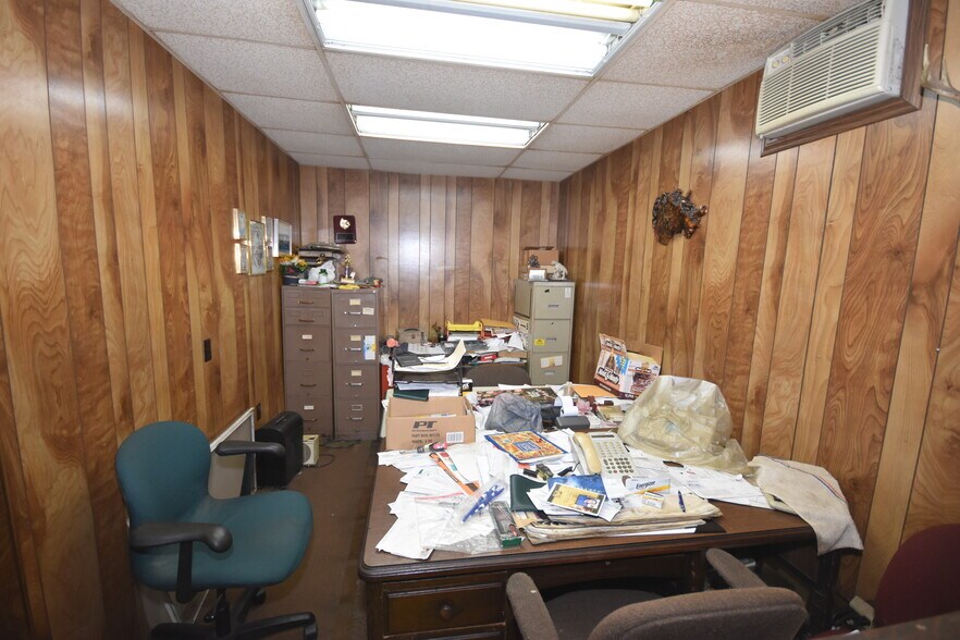 More Photos Of 2931 E Court St, Flint Specialty For Sale