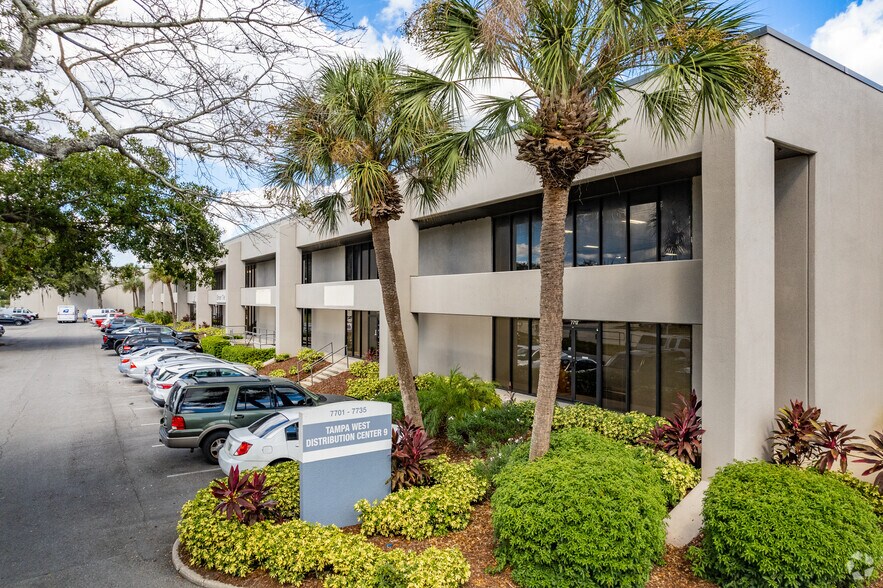 More Photos Of 7701-7739 Anderson Rd, Tampa Warehouse For Lease