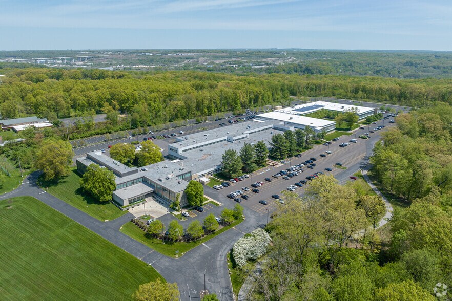 More Photos Of 6801 Brecksville Rd, Independence Research And Development For Lease