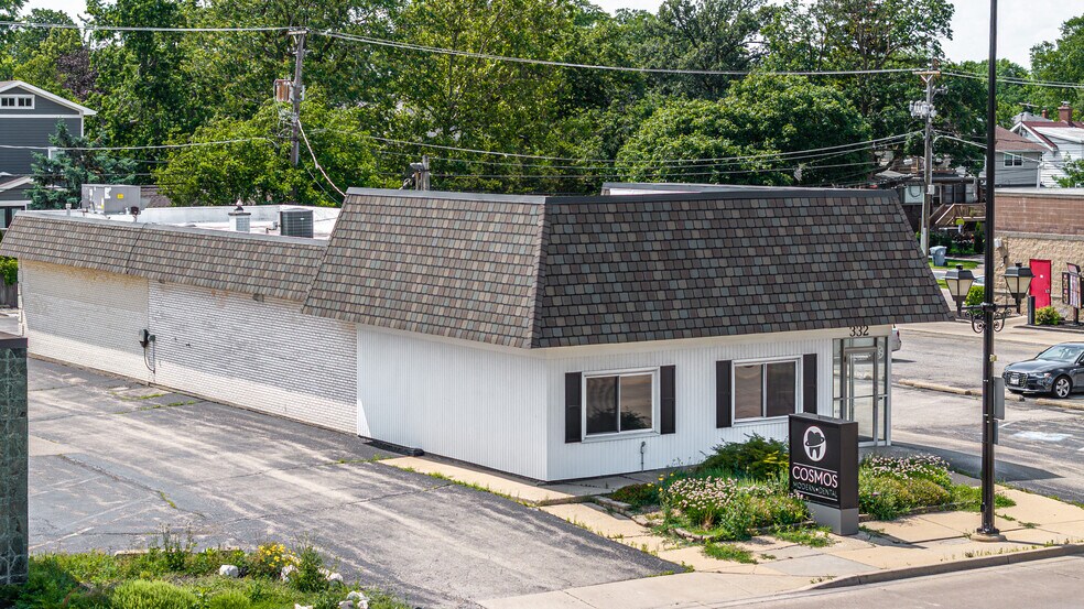 Primary Photo Of 332 N York St, Elmhurst Medical For Sale