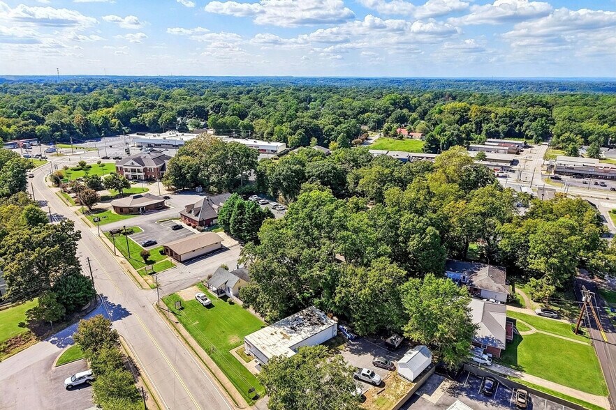 More Photos Of 224 E Broad St, Winder Medical For Sale