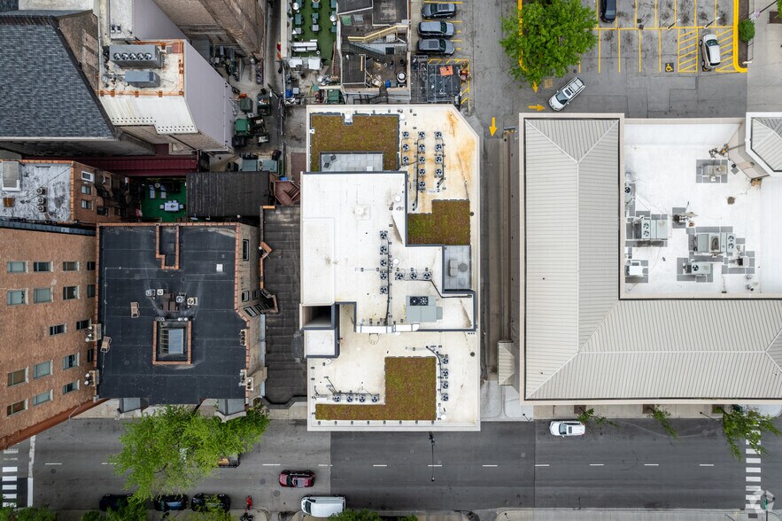 More Photos Of 61 W Erie St, Chicago Apartments For Lease