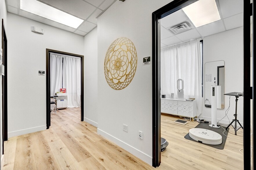 More Photos Of 9580 W Sahara Ave, Las Vegas Office For Sale