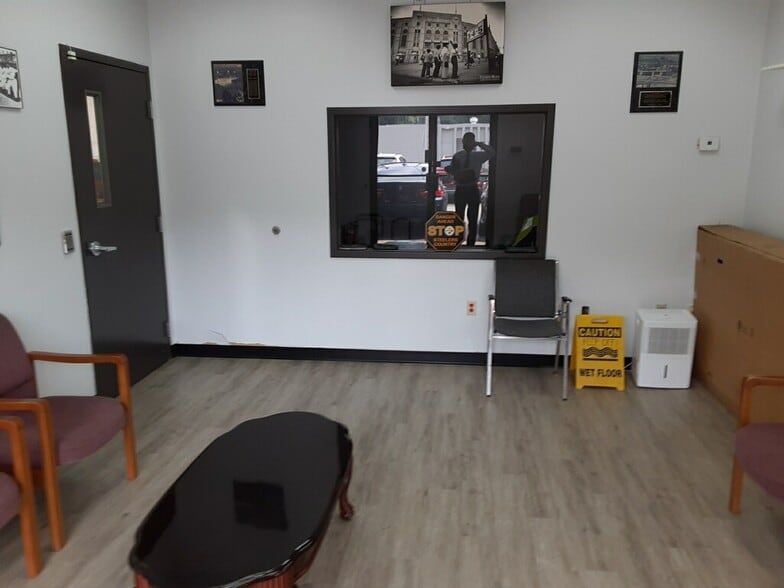 More Photos Of 545 Rodi Rd, Pittsburgh Auto Repair For Sale