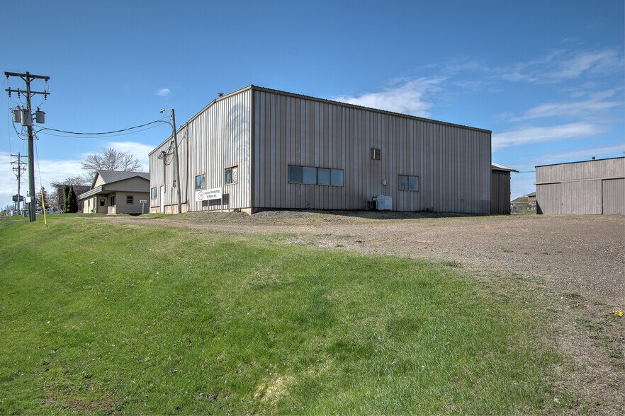 More Photos Of 1895 Frontage Rd, Mora Manufacturing For Sale