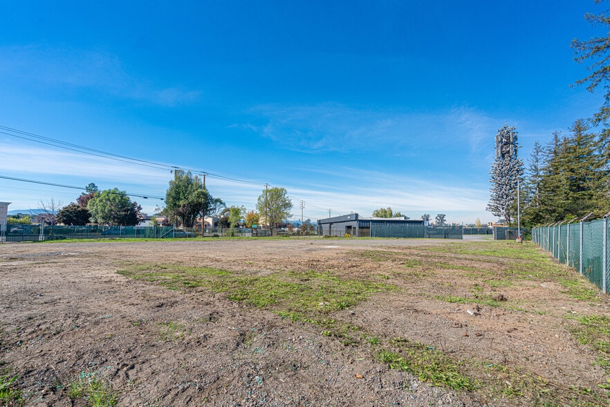 More Photos Of 10342 Old Redwood Hwy, Windsor Warehouse For Sale