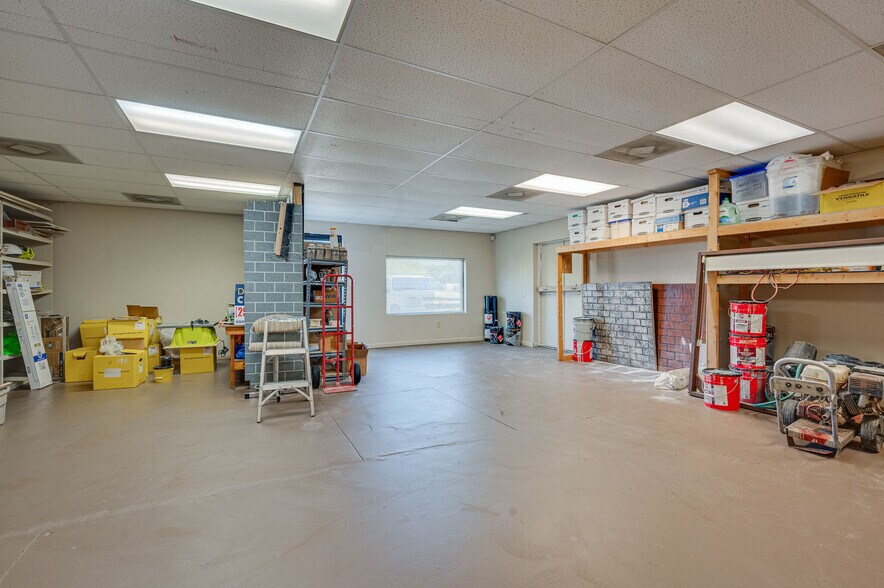 More Photos Of 8220 Stephanie Dr SW, Huntsville Flex For Sale