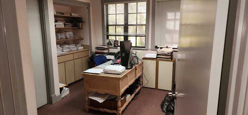 More Photos Of 101 N 8th St, Lake Mary Medical For Sale