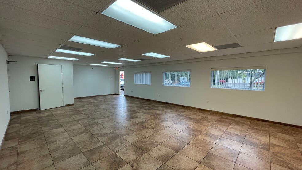 More Photos Of 10800 NW 21st St, Miami Warehouse For Sale