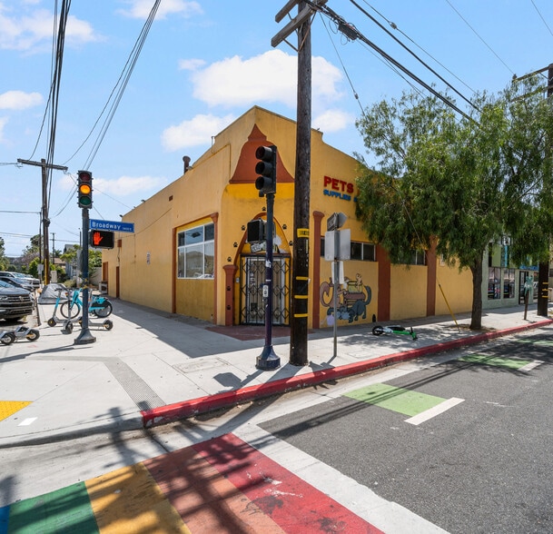 More Photos Of 1434 E Broadway, Long Beach Storefront Retail Office For Sale