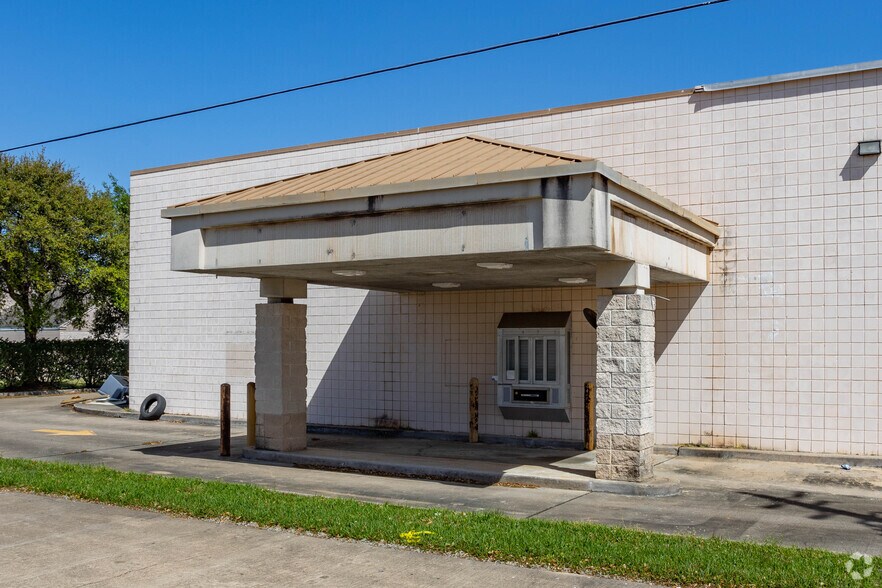 More Photos Of 1302 Fm-1092, Missouri City Drugstore For Sale