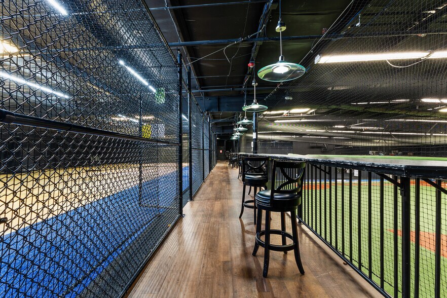 More Photos Of 4304 Metric Dr, Winter Park Warehouse For Lease