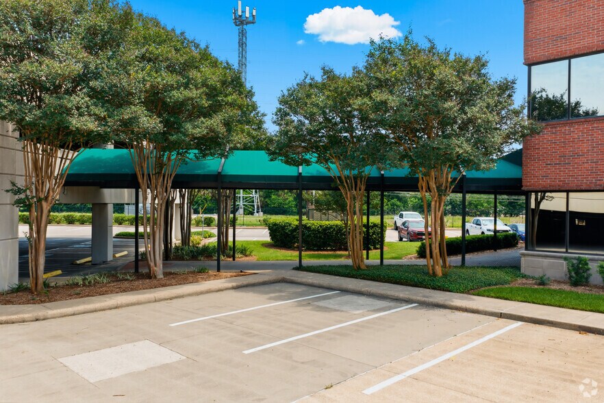 More Photos Of 11200 Richmond Ave, Houston Office For Lease