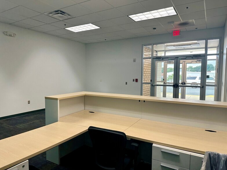 More Photos Of 309 Huffman Mill Rd, Burlington Storefront Retail Office For Lease