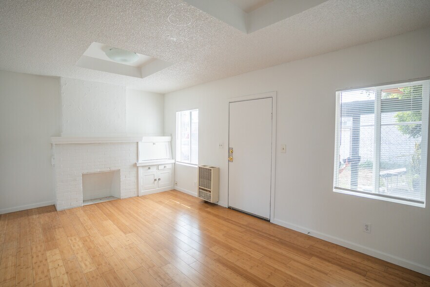 More Photos Of 1513 E Broadway, Long Beach Apartments For Sale