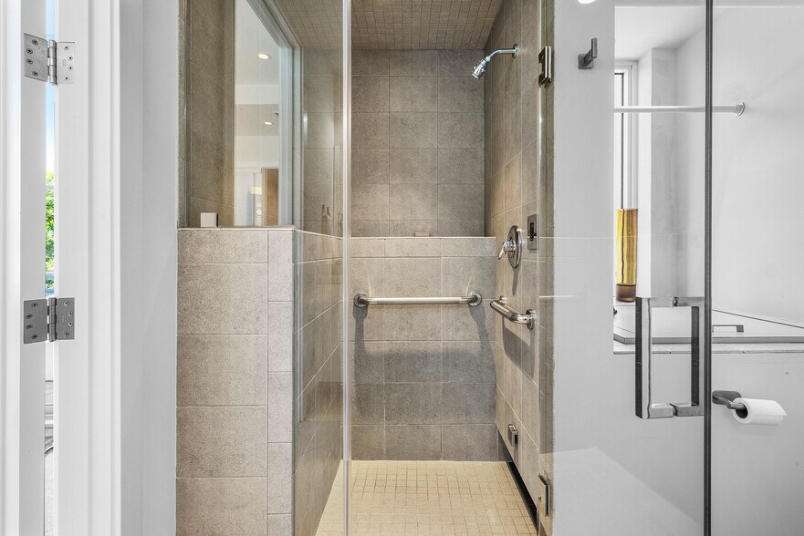 More Photos Of 226 Palm Ct, Delray Beach Medical For Sale