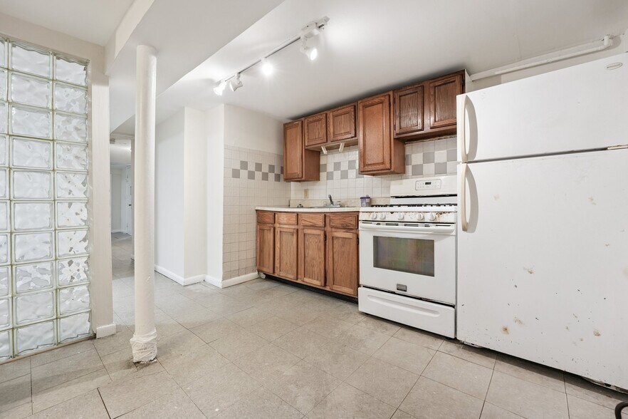 More Photos Of 910 19th St, Union City Multifamily For Sale