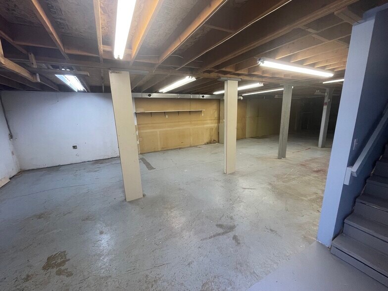 More Photos Of 3009 Murray St, Port Moody Warehouse For Lease