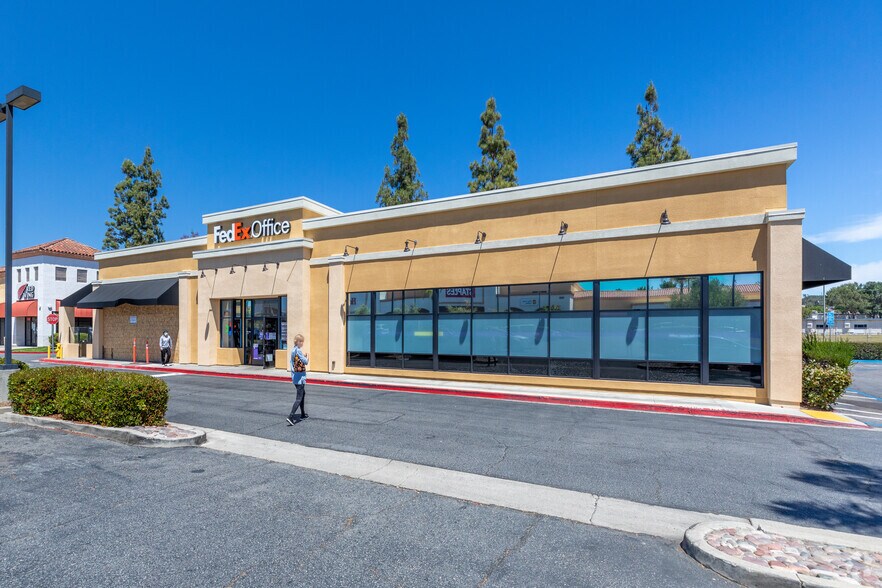 More Photos Of 1348-1366 W Valley Pky, Escondido Unknown For Lease