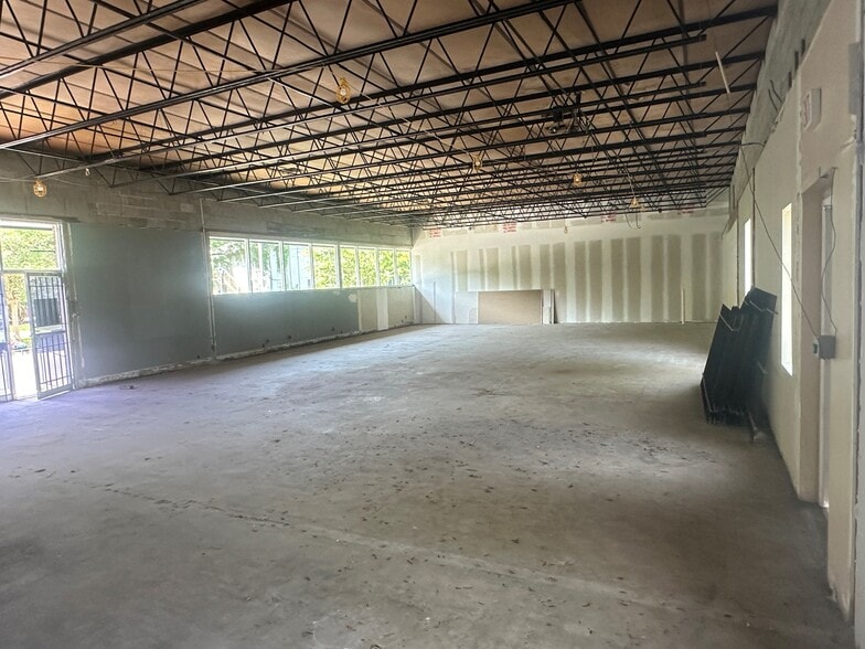 More Photos Of 2861 College St, Jacksonville Office For Lease