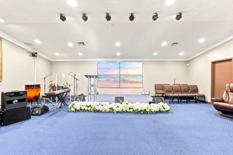 More Photos Of 3075 N Goldenrod Rd, Winter Park Religious Facility For Sale