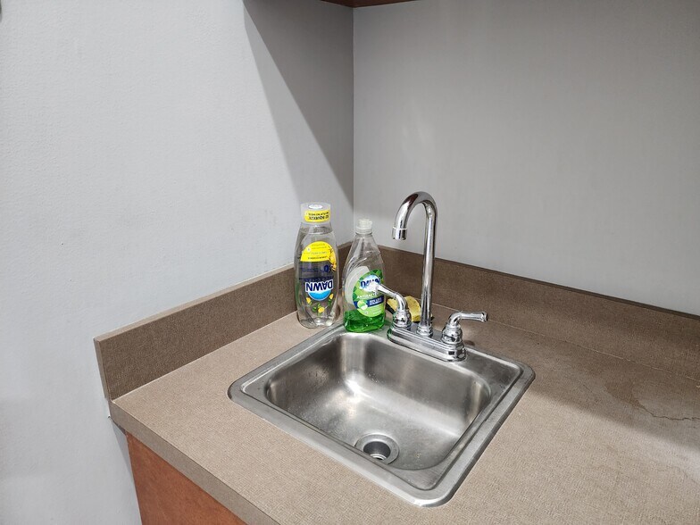 More Photos Of 4485 Tench Rd, Suwanee Office Residential For Lease