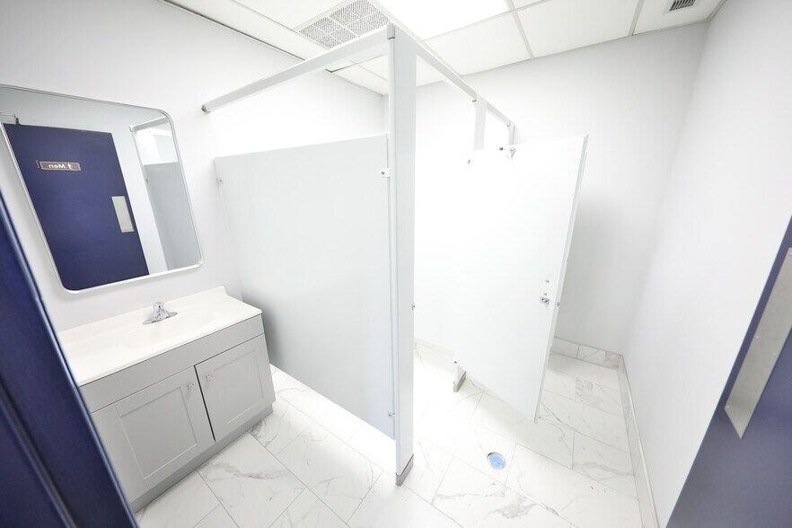 More Photos Of 999 Willow Grove St, Hackettstown Warehouse For Lease