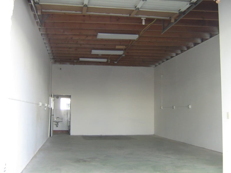 More Photos Of 1495 W 9th St, Upland Warehouse For Lease