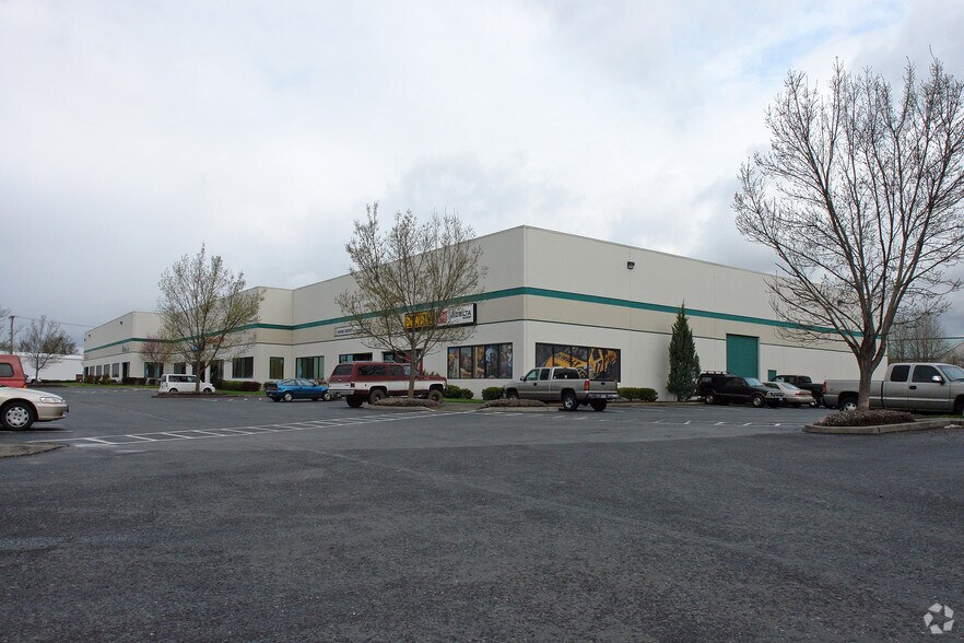More Photos Of 14811 NE Airport Way, Portland Warehouse For Lease
