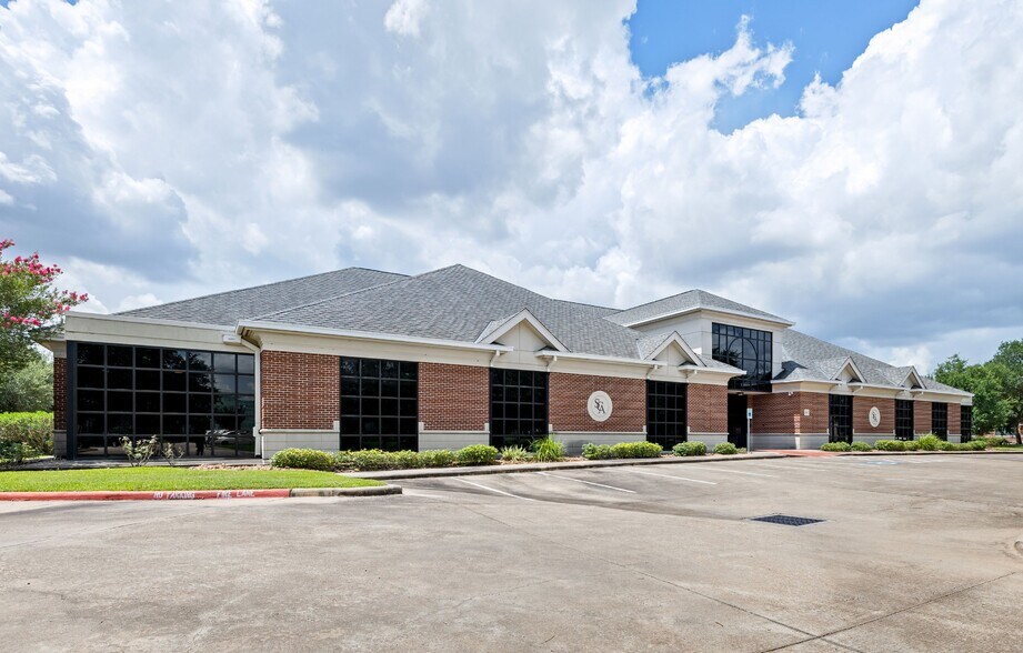 More Photos Of 12511 Emily Ct, Sugar Land Office For Sale