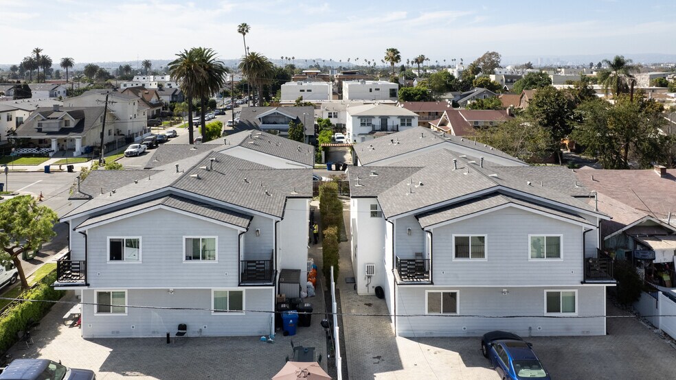 More Photos Of 3944 S Budlong Ave, Los Angeles Apartments For Sale
