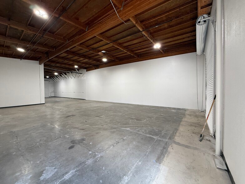 More Photos Of 9935 Horn Rd, Sacramento Warehouse For Lease