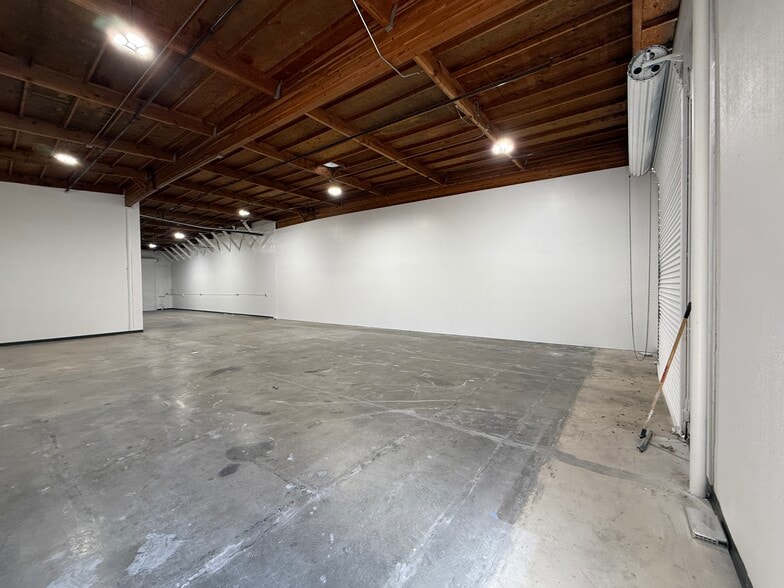More Photos Of 9935 Horn Rd, Sacramento Warehouse For Lease