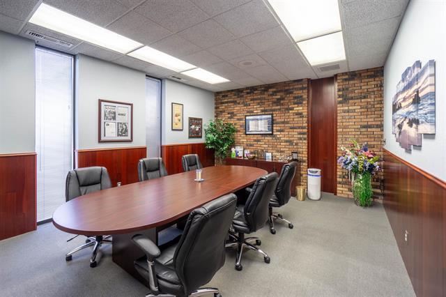 More Photos Of 1818 Grand Ave, Wausau Office For Sale