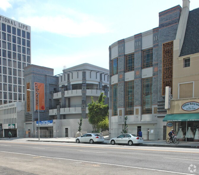 More Photos Of 621 S Western Ave, Los Angeles General Retail For Sale