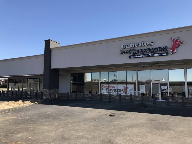 More Photos Of 10240-10242 N Walton Walker Blvd, Dallas Freestanding For Lease