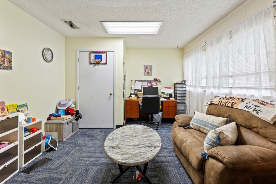 More Photos Of 260 S Marion Ave, Lake City Medical For Lease