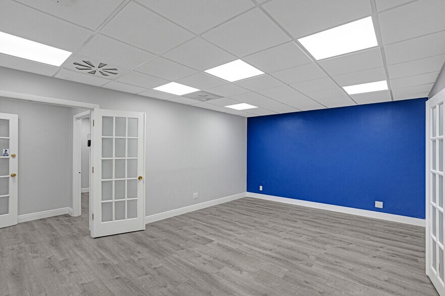 More Photos Of 2419 Hollywood Blvd, Hollywood Medical For Sale