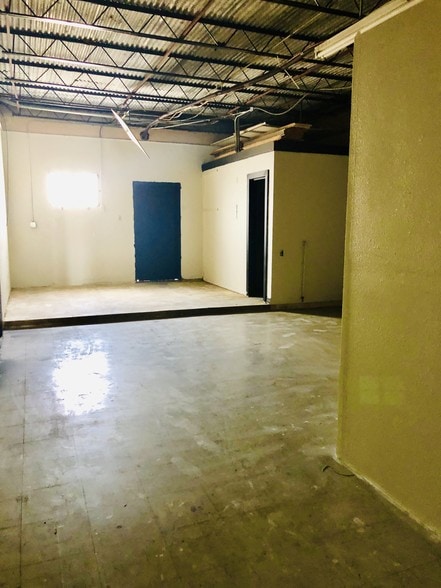 More Photos Of 121 N Gray St, Killeen Freestanding For Lease