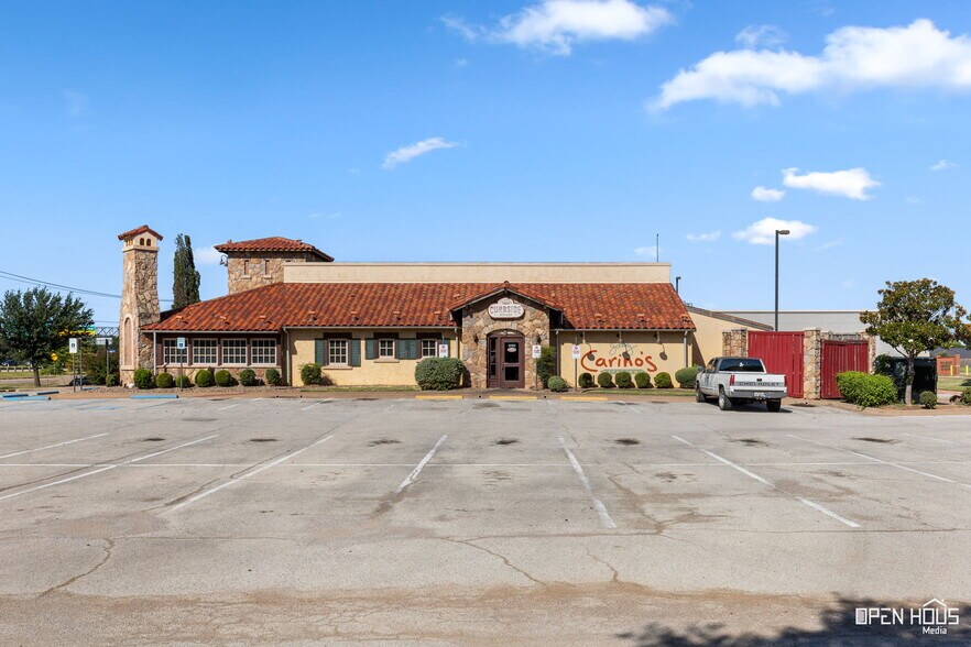 More Photos Of 4330 Kell Blvd, Wichita Falls Restaurant For Sale