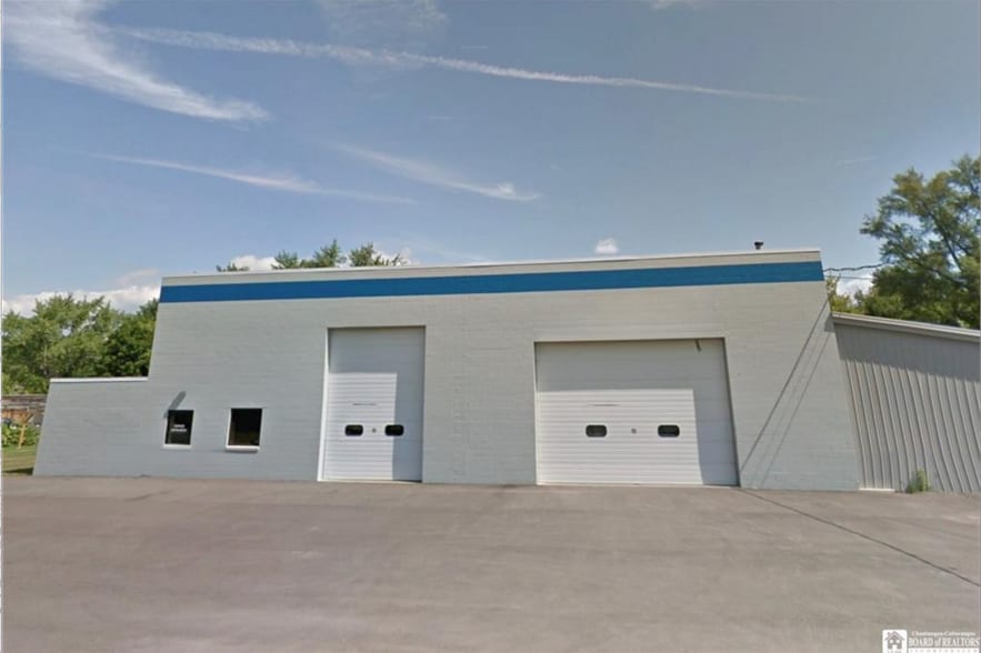 Primary Photo Of 1850 Lydon Ave, Falconer Manufacturing For Sale