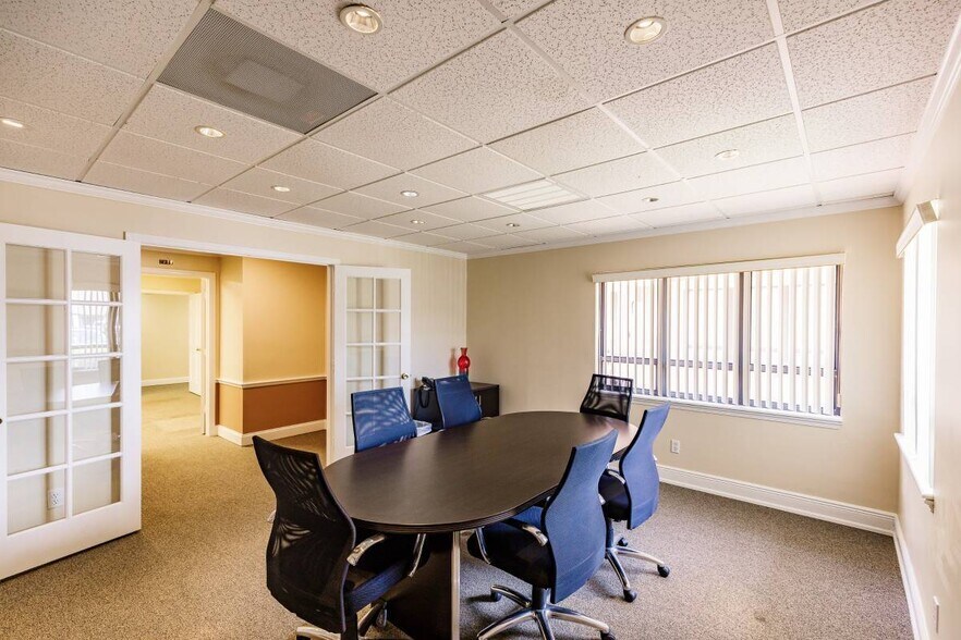 More Photos Of 12535 New Brittany Blvd, Fort Myers Coworking Space