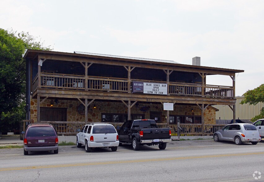 Primary Photo Of 807 Main St, Bandera Freestanding For Sale