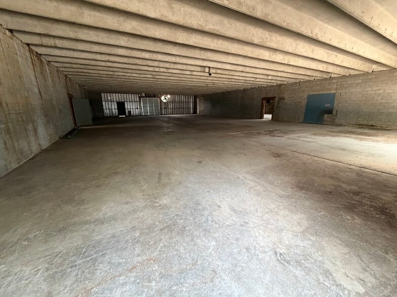 More Photos Of 29 E Warehouse Ct, Taylors Warehouse For Sale
